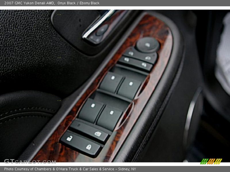 Onyx Black / Ebony Black 2007 GMC Yukon Denali AWD