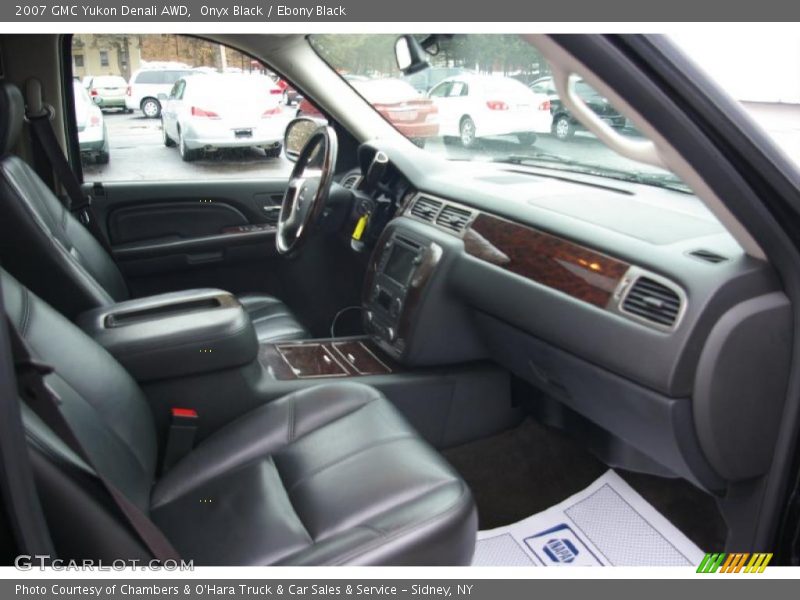 Onyx Black / Ebony Black 2007 GMC Yukon Denali AWD