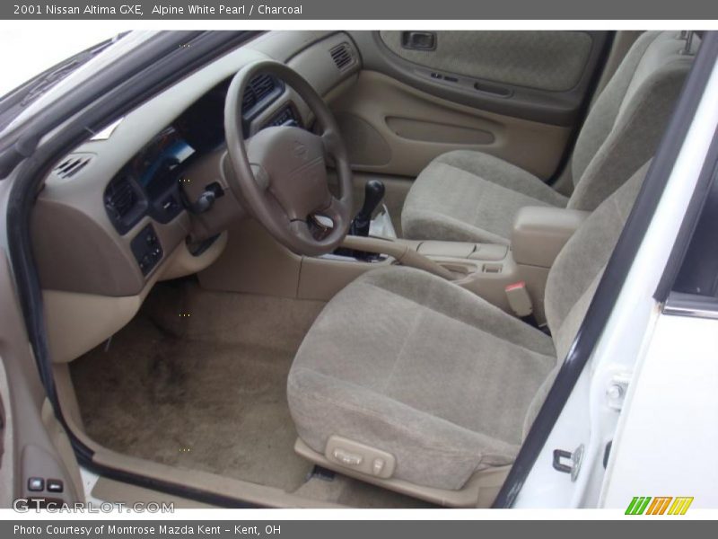 Alpine White Pearl / Charcoal 2001 Nissan Altima GXE