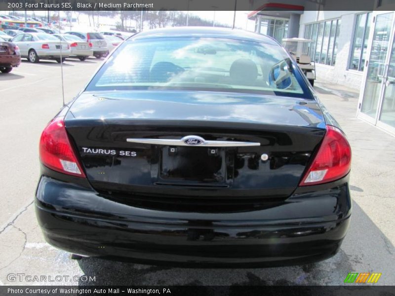 Black / Medium Parchment 2003 Ford Taurus SES