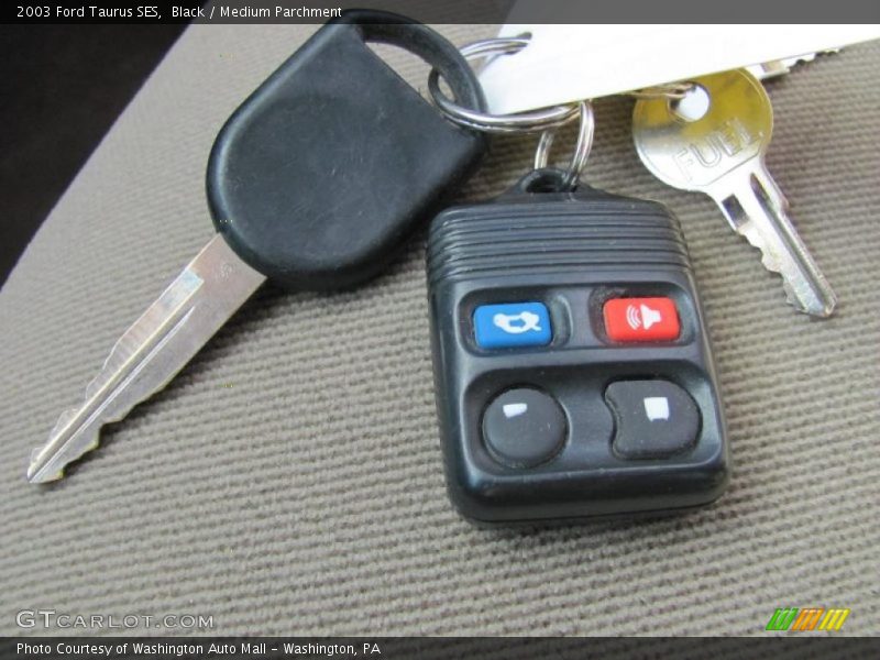 Black / Medium Parchment 2003 Ford Taurus SES