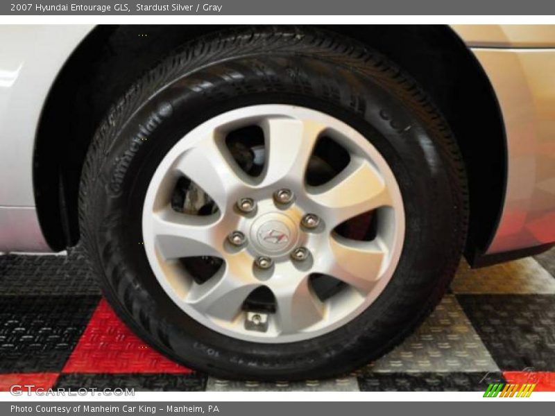 Stardust Silver / Gray 2007 Hyundai Entourage GLS