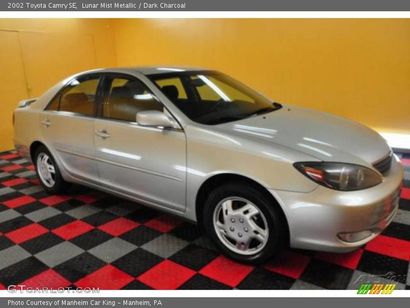Lunar Mist Metallic / Dark Charcoal 2002 Toyota Camry SE