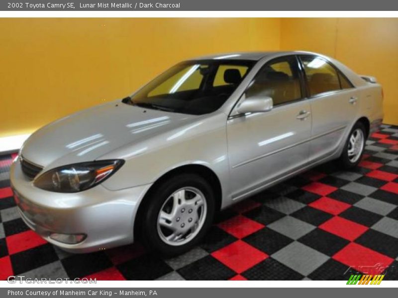 Lunar Mist Metallic / Dark Charcoal 2002 Toyota Camry SE