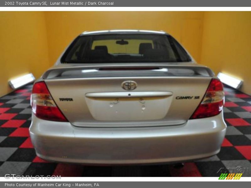 Lunar Mist Metallic / Dark Charcoal 2002 Toyota Camry SE