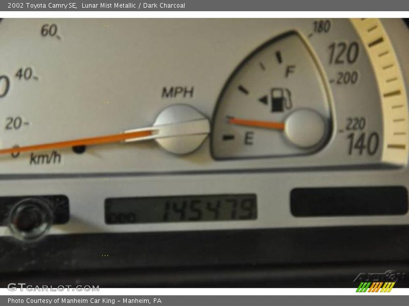 Lunar Mist Metallic / Dark Charcoal 2002 Toyota Camry SE