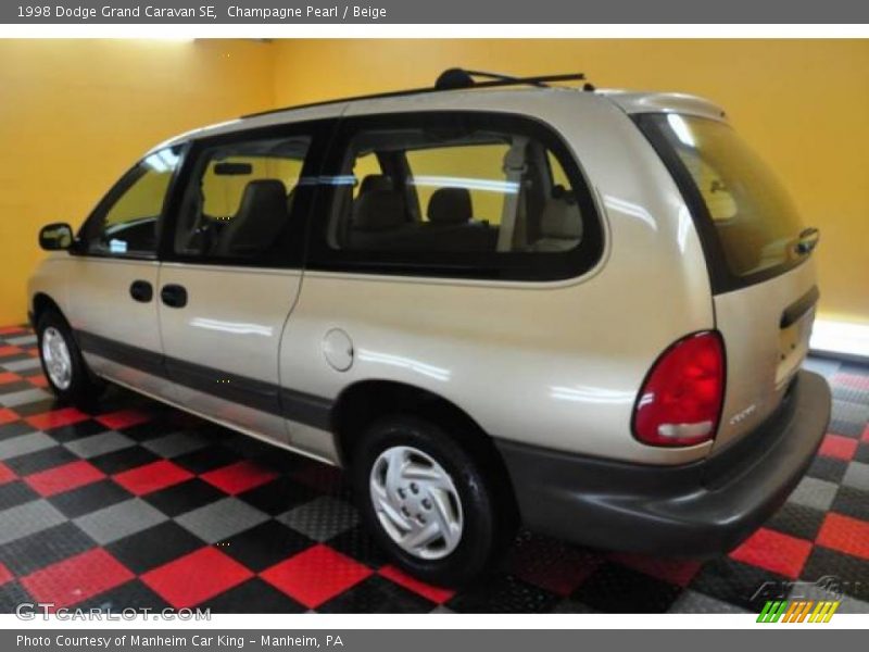 Champagne Pearl / Beige 1998 Dodge Grand Caravan SE