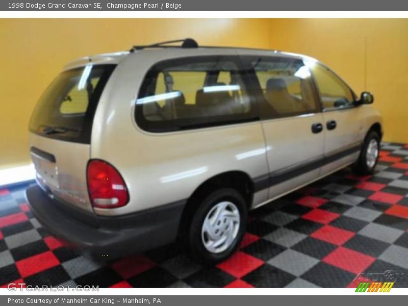 Champagne Pearl / Beige 1998 Dodge Grand Caravan SE