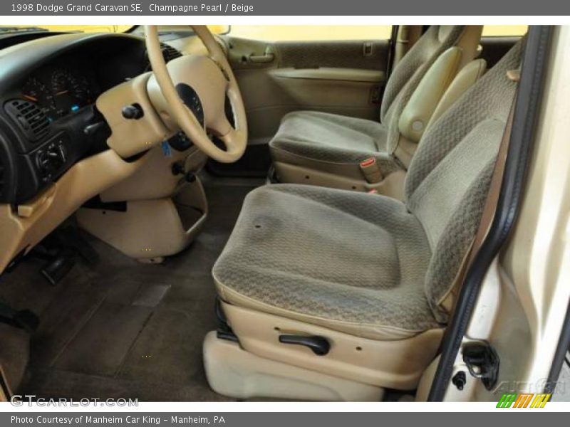 Champagne Pearl / Beige 1998 Dodge Grand Caravan SE