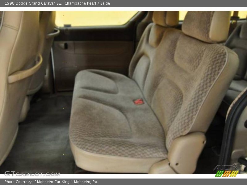 Champagne Pearl / Beige 1998 Dodge Grand Caravan SE