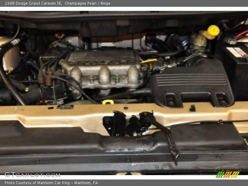 Champagne Pearl / Beige 1998 Dodge Grand Caravan SE