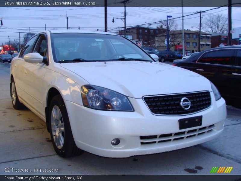 Satin White Pearl / Blond 2006 Nissan Altima 2.5 S