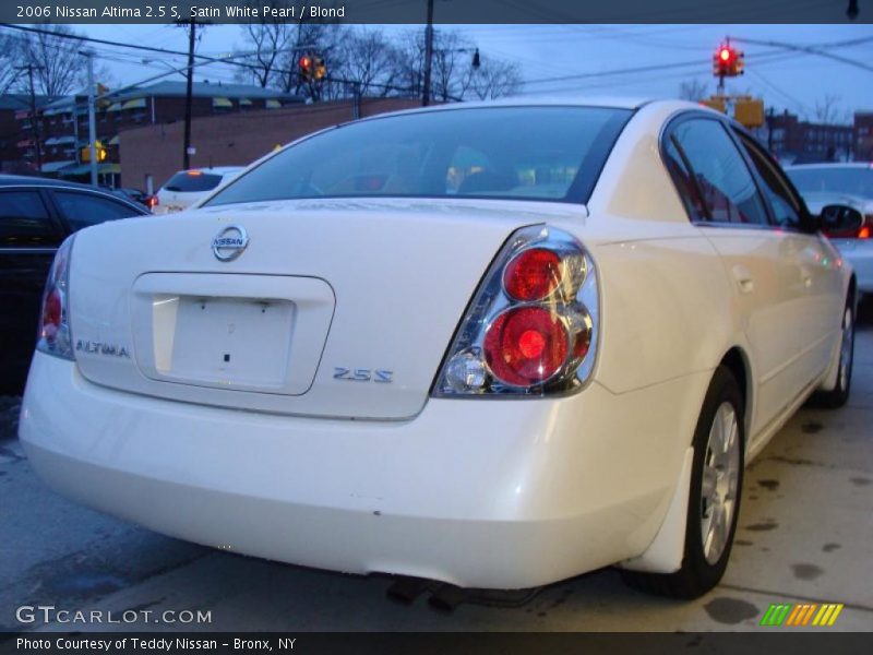 Satin White Pearl / Blond 2006 Nissan Altima 2.5 S