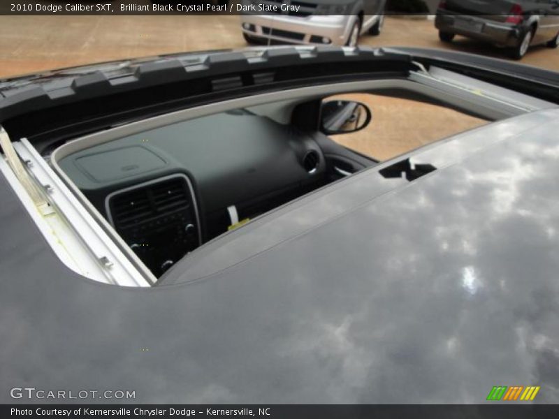 Brilliant Black Crystal Pearl / Dark Slate Gray 2010 Dodge Caliber SXT