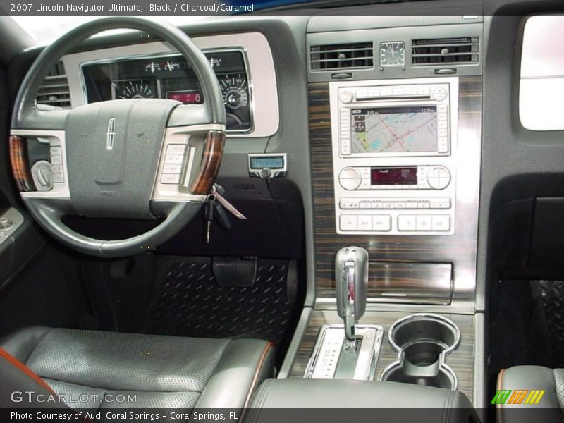 Black / Charcoal/Caramel 2007 Lincoln Navigator Ultimate