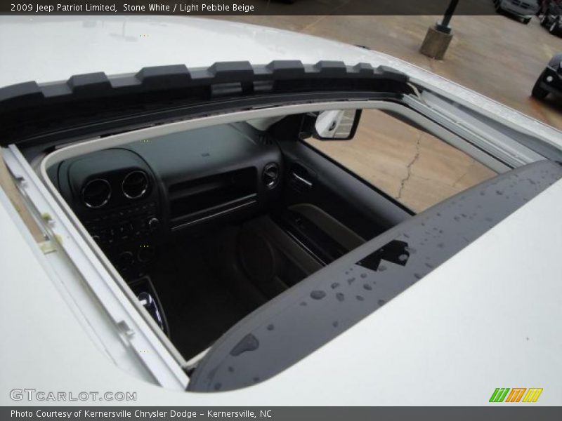 Stone White / Light Pebble Beige 2009 Jeep Patriot Limited