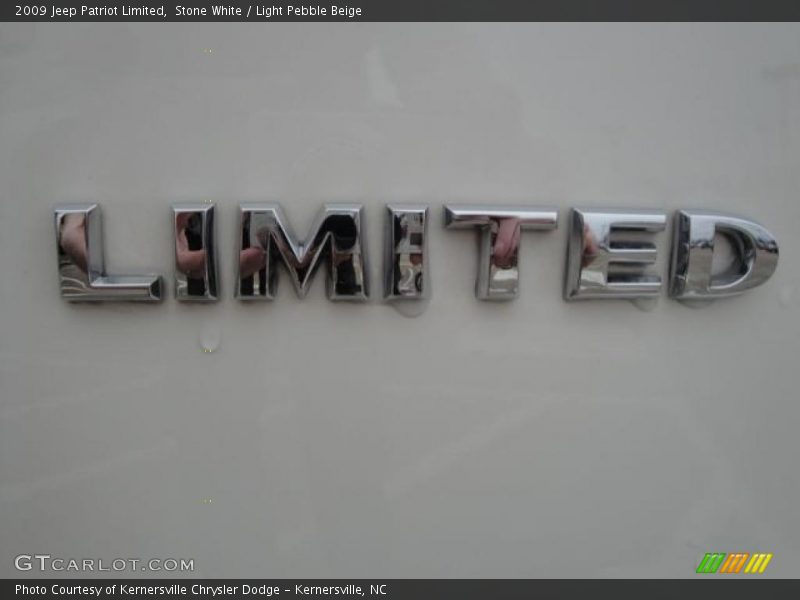 Stone White / Light Pebble Beige 2009 Jeep Patriot Limited