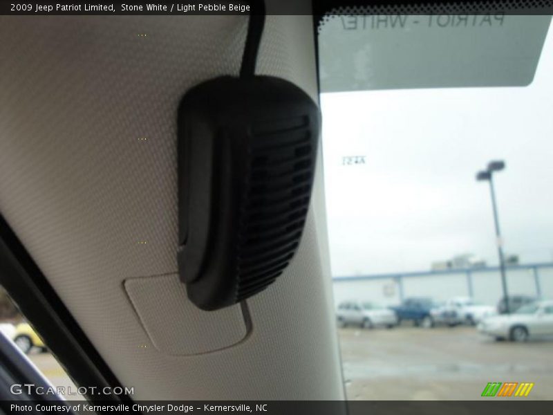 Stone White / Light Pebble Beige 2009 Jeep Patriot Limited