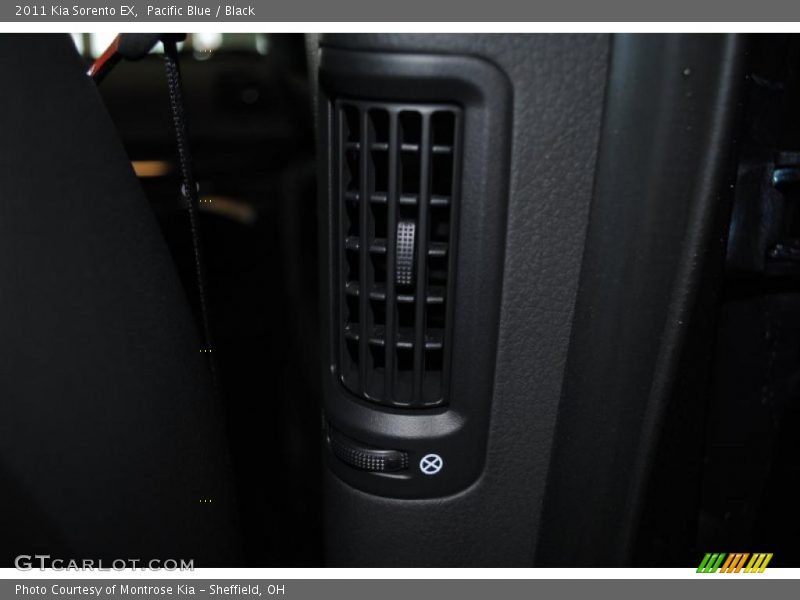 Pacific Blue / Black 2011 Kia Sorento EX