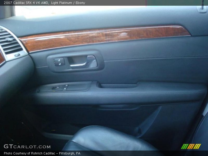 Light Platinum / Ebony 2007 Cadillac SRX 4 V6 AWD