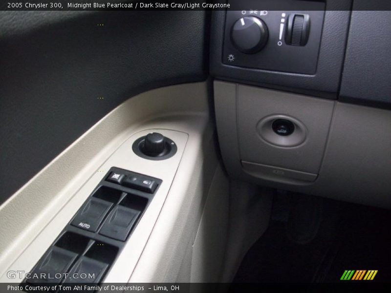Midnight Blue Pearlcoat / Dark Slate Gray/Light Graystone 2005 Chrysler 300