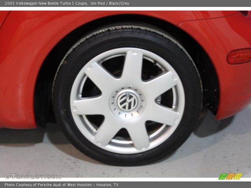 Uni Red / Black/Grey 2003 Volkswagen New Beetle Turbo S Coupe