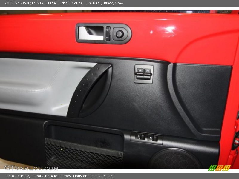 Uni Red / Black/Grey 2003 Volkswagen New Beetle Turbo S Coupe