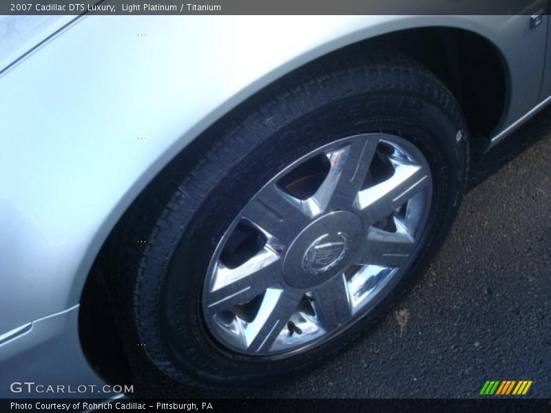Light Platinum / Titanium 2007 Cadillac DTS Luxury