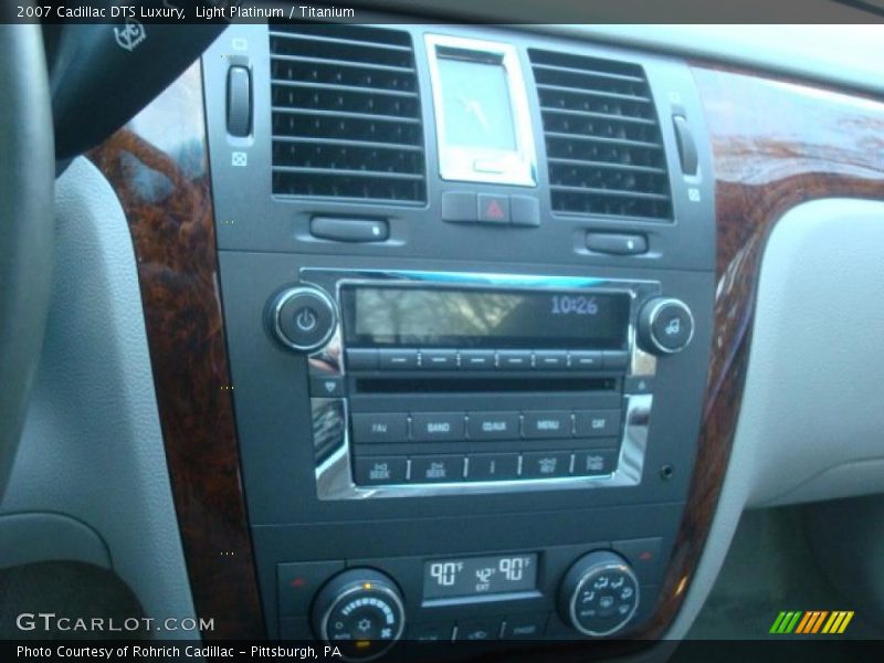 Light Platinum / Titanium 2007 Cadillac DTS Luxury