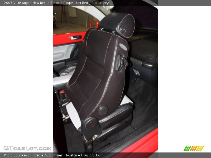 Uni Red / Black/Grey 2003 Volkswagen New Beetle Turbo S Coupe