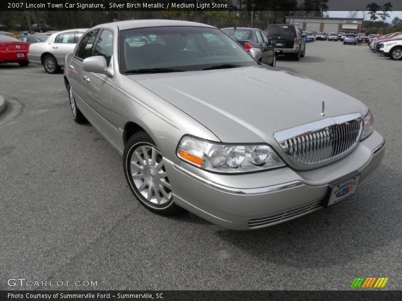 Silver Birch Metallic / Medium Light Stone 2007 Lincoln Town Car Signature