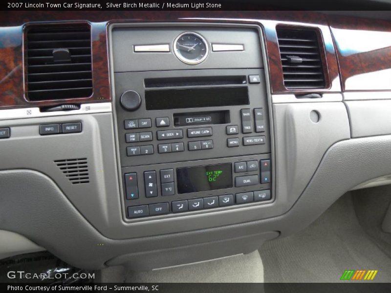 Silver Birch Metallic / Medium Light Stone 2007 Lincoln Town Car Signature