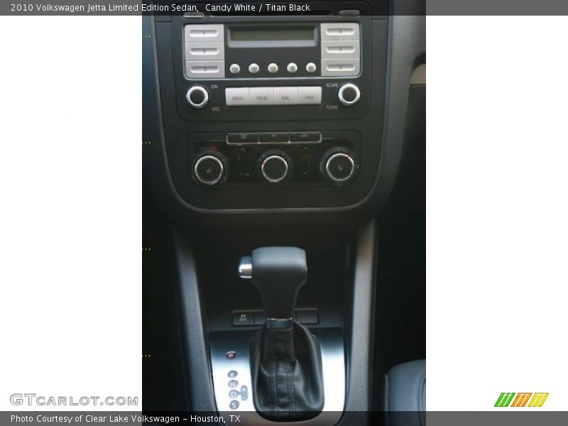 Candy White / Titan Black 2010 Volkswagen Jetta Limited Edition Sedan
