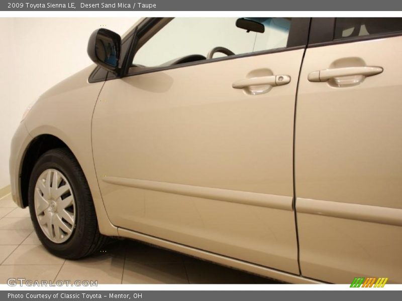 Desert Sand Mica / Taupe 2009 Toyota Sienna LE