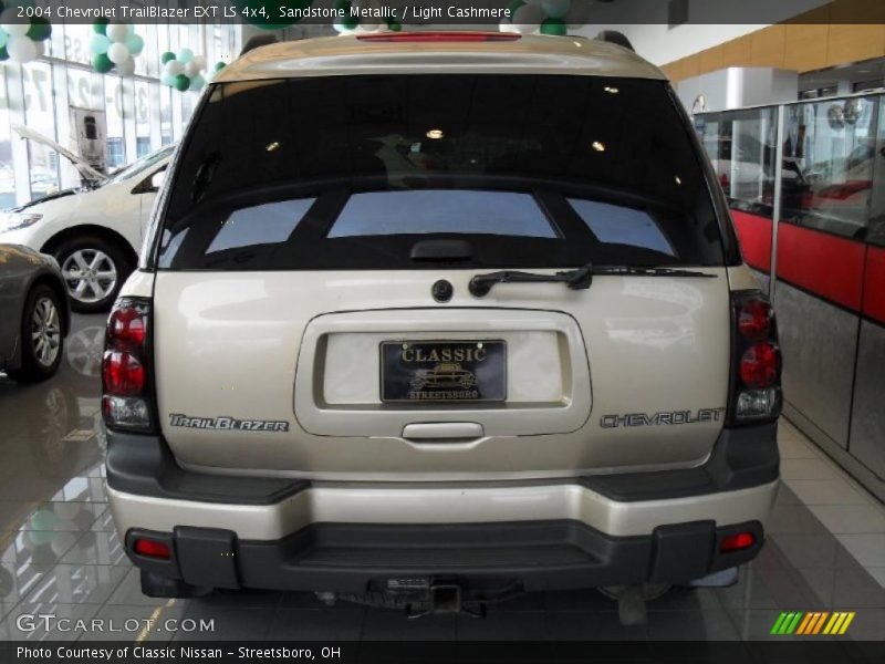 Sandstone Metallic / Light Cashmere 2004 Chevrolet TrailBlazer EXT LS 4x4