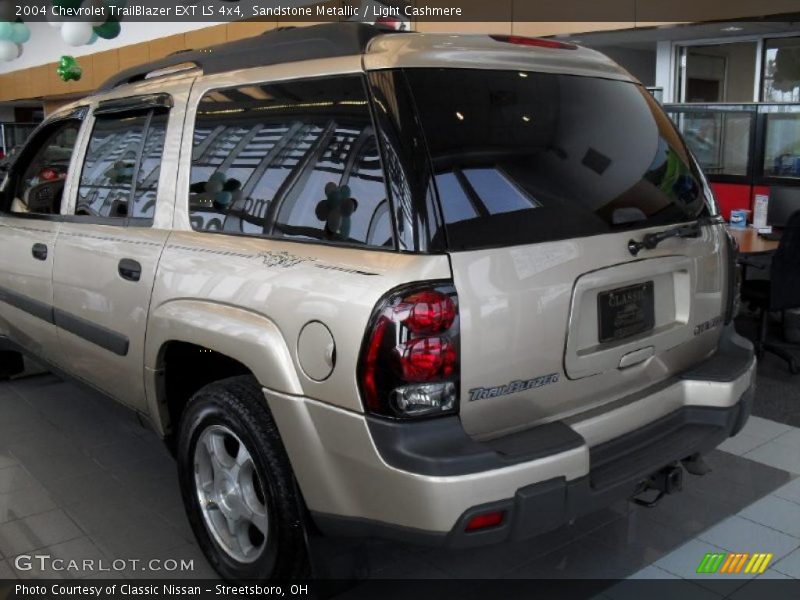 Sandstone Metallic / Light Cashmere 2004 Chevrolet TrailBlazer EXT LS 4x4