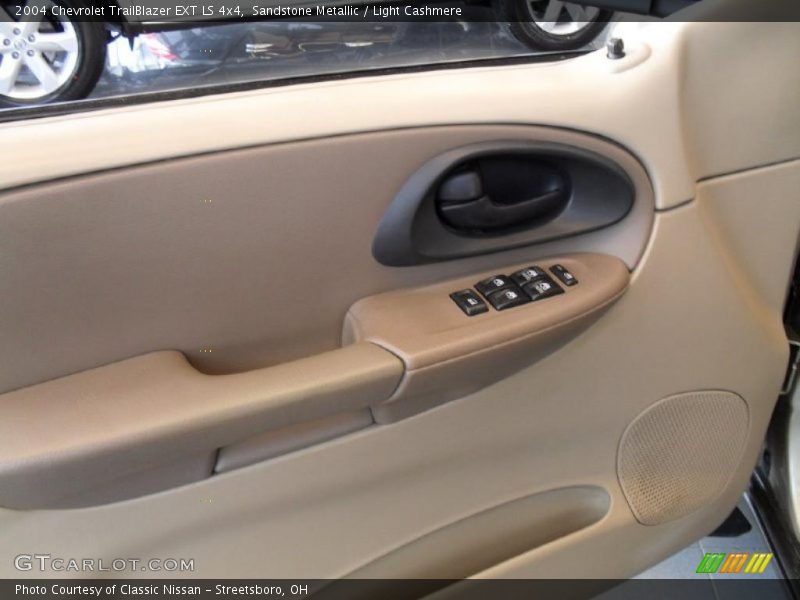 Sandstone Metallic / Light Cashmere 2004 Chevrolet TrailBlazer EXT LS 4x4