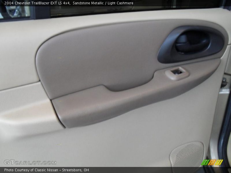 Sandstone Metallic / Light Cashmere 2004 Chevrolet TrailBlazer EXT LS 4x4