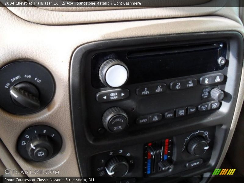 Sandstone Metallic / Light Cashmere 2004 Chevrolet TrailBlazer EXT LS 4x4
