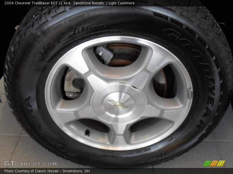 Sandstone Metallic / Light Cashmere 2004 Chevrolet TrailBlazer EXT LS 4x4