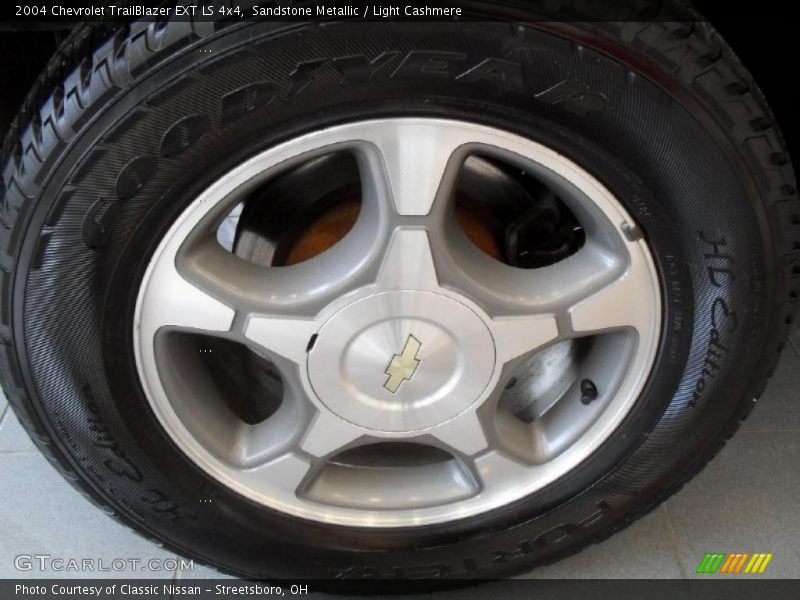 Sandstone Metallic / Light Cashmere 2004 Chevrolet TrailBlazer EXT LS 4x4