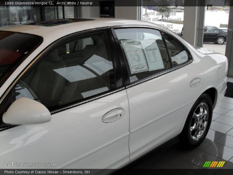 Arctic White / Neutral 1999 Oldsmobile Intrigue GL