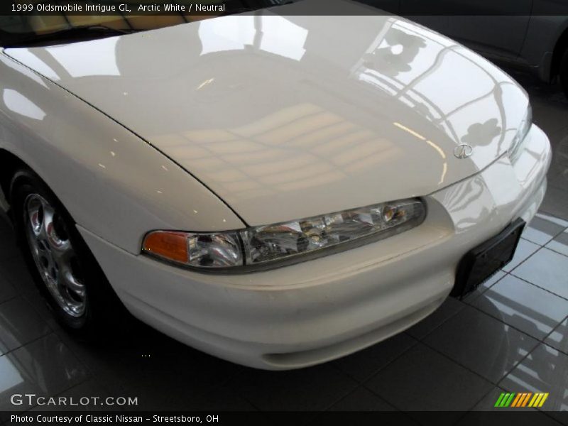 Arctic White / Neutral 1999 Oldsmobile Intrigue GL