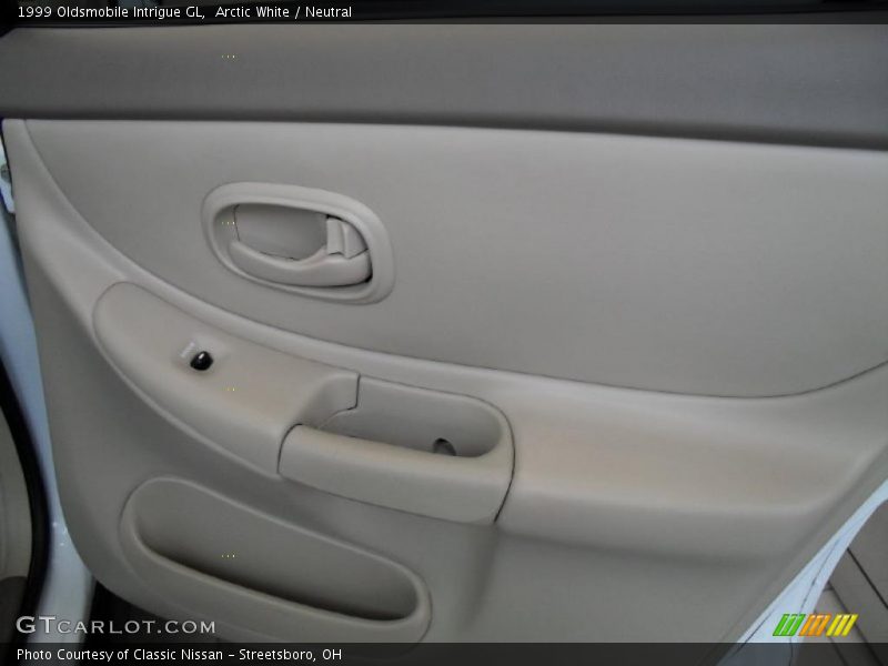 Arctic White / Neutral 1999 Oldsmobile Intrigue GL