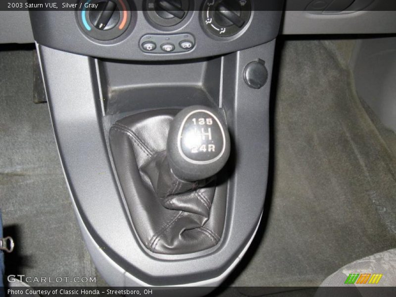 Silver / Gray 2003 Saturn VUE
