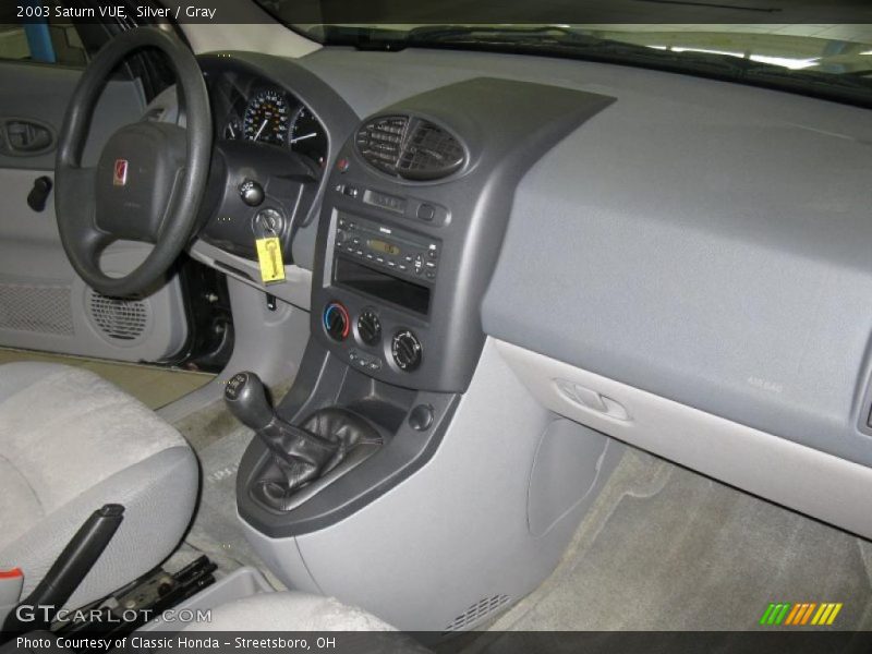 Silver / Gray 2003 Saturn VUE