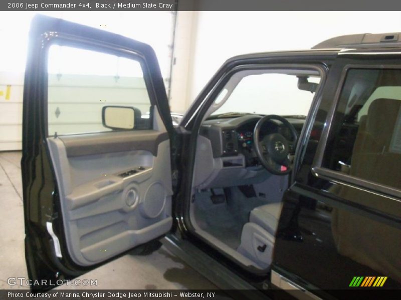 Black / Medium Slate Gray 2006 Jeep Commander 4x4
