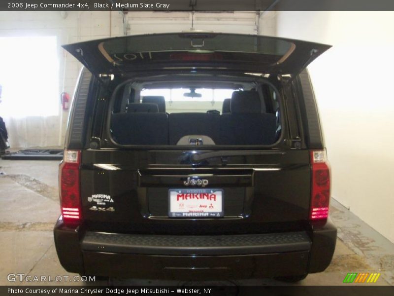 Black / Medium Slate Gray 2006 Jeep Commander 4x4