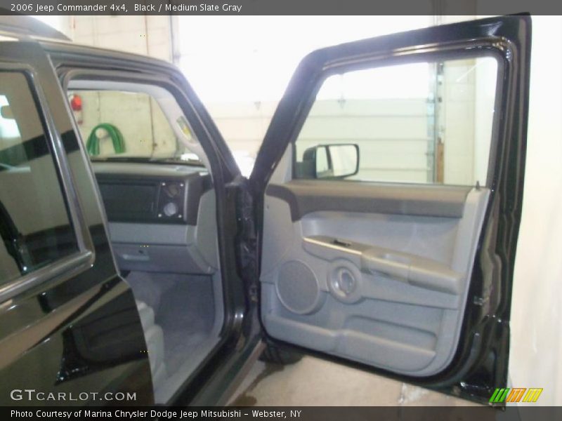 Black / Medium Slate Gray 2006 Jeep Commander 4x4