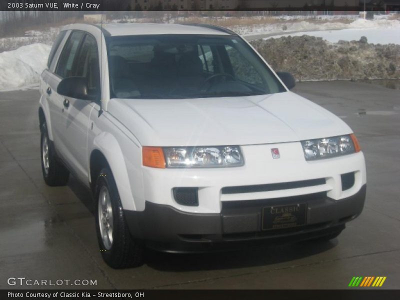 White / Gray 2003 Saturn VUE